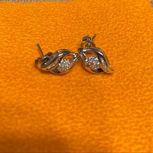 Diamond earrings, silver.